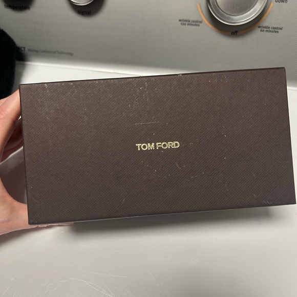 Tom Ford Nika cat eye sunglasses, with Case, box, and unopened cleaning cloth - Picture 6 of 8